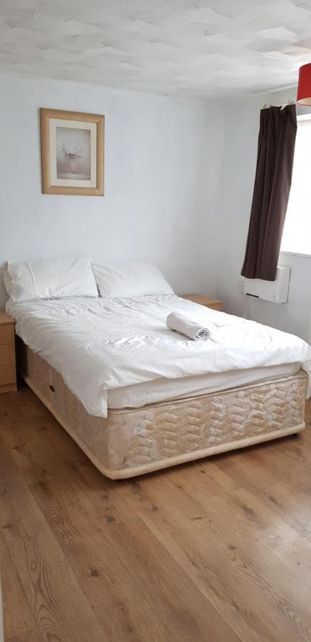 61 Baker Street Apartment Luton  Ngoại thất bức ảnh