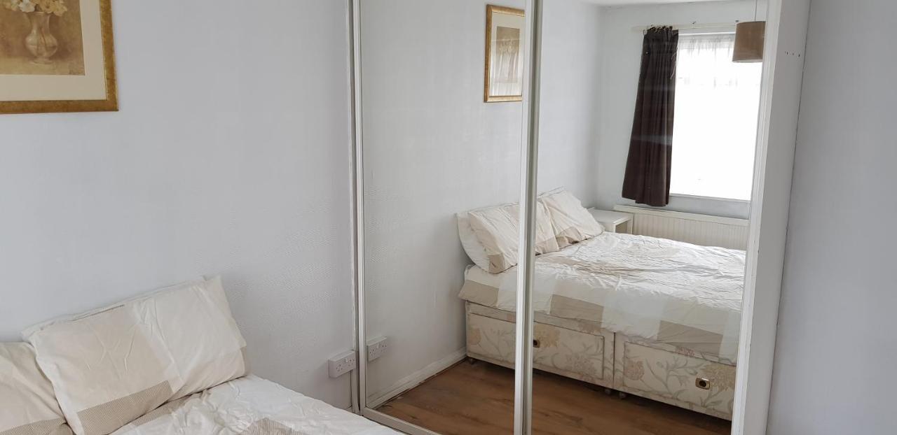 61 Baker Street Apartment Luton  Ngoại thất bức ảnh