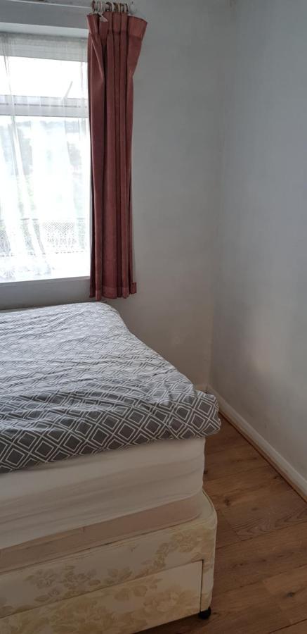 61 Baker Street Apartment Luton  Ngoại thất bức ảnh